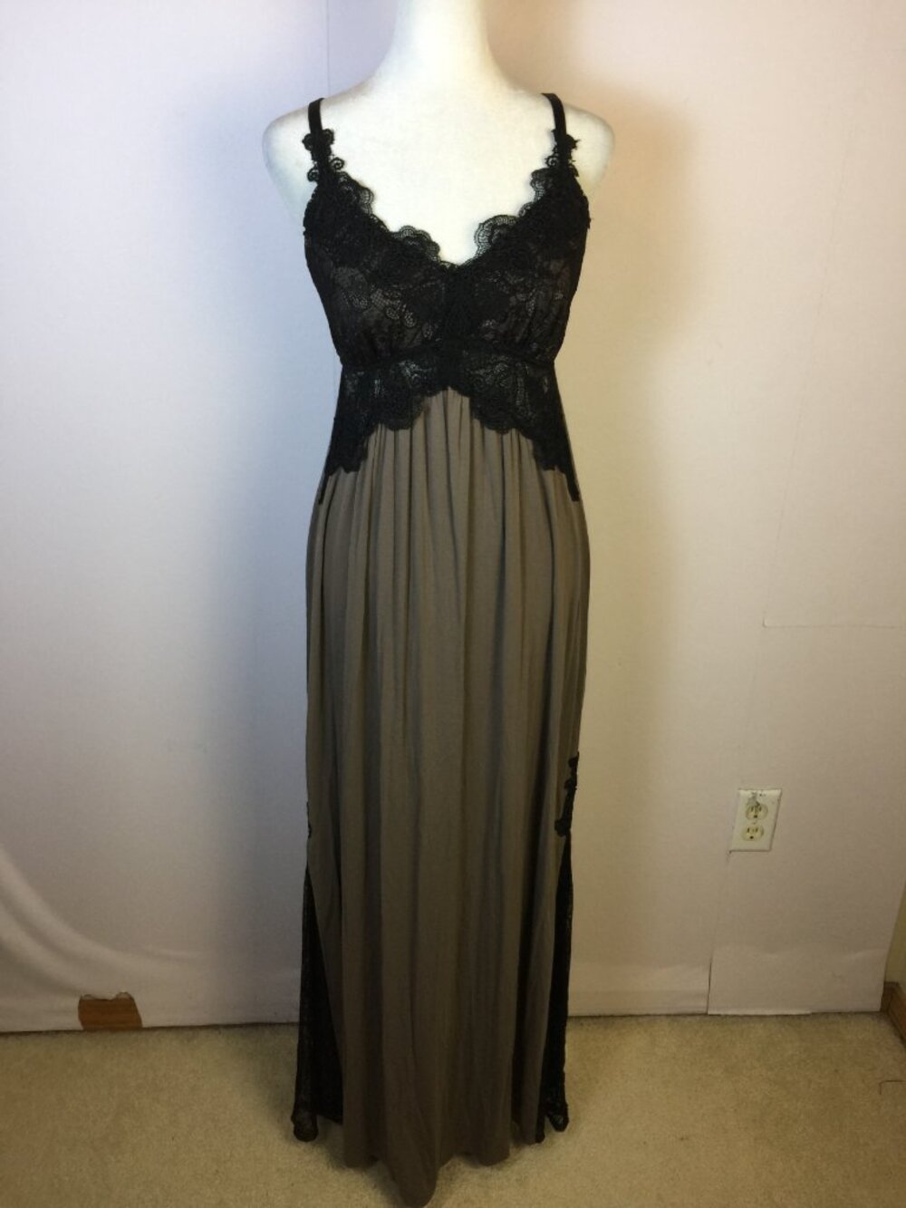 Soma Long Maxi Nightgown Slip Dress Sz M Womans Tan Black Lace Trim Vintage Y2K